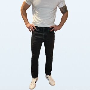 Levi’s 505 Regular Fit Men’s Jeans in Black, Size 34 x 32